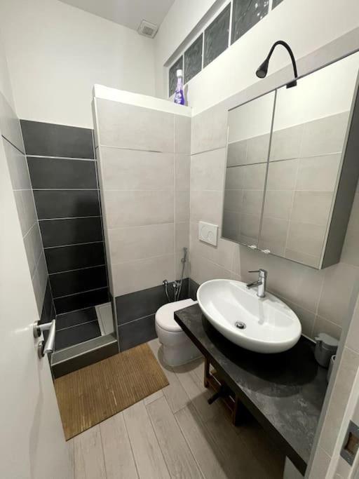 Domus Art Suites Merulana Rom Exteriör bild